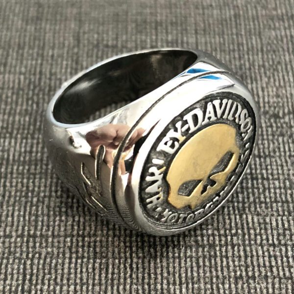 Dual-Tone Skull Motorcycle Ring for True Enthusiasts