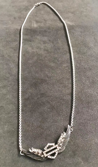 Harley Wings Elegance Necklace: Timeless Design with White Jewelry Accents - Image 2