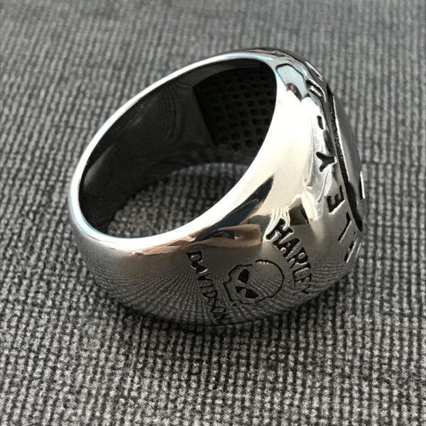 Harley Unisex Skull Design Ring: A Bold Statement for Motorcycle Enthusiasts - Image 2