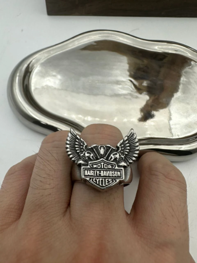 Unisex Wing and Skull Style Harley Motorcycle Ring: A Bold Statement Piece